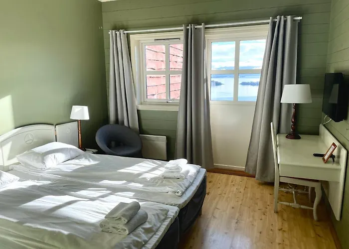 Bjornafjorden Hotell 3*